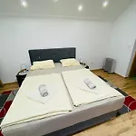 Unaqua Bed & Breakfast 3*