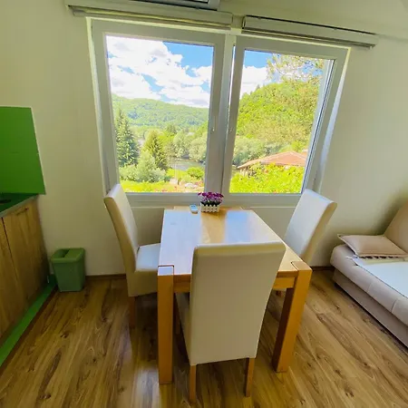 Unaqua Bed and Breakfast *