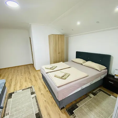 Unaqua Bed & Breakfast 3*