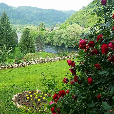 Unaqua Bed and Breakfast *
