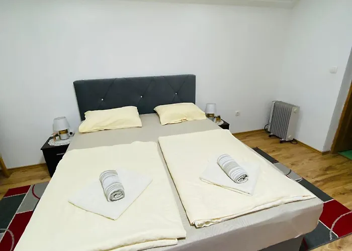 Unaqua Bed & Breakfast 3*