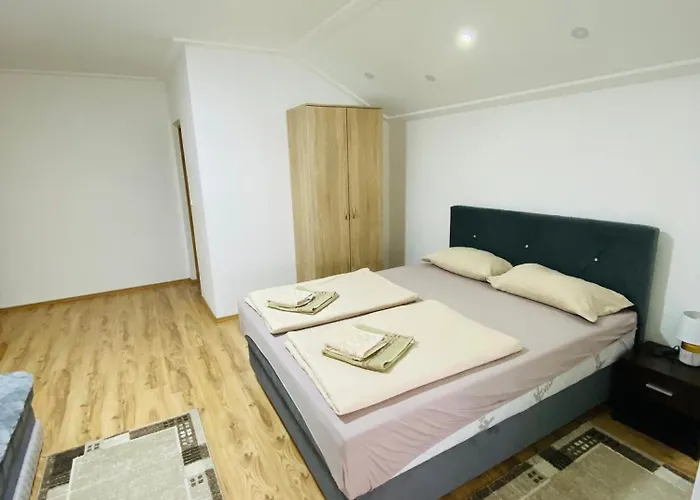 Unaqua Bed & Breakfast 3*