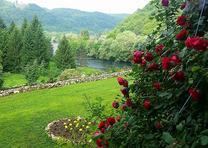 Unaqua Bed & Breakfast 3*